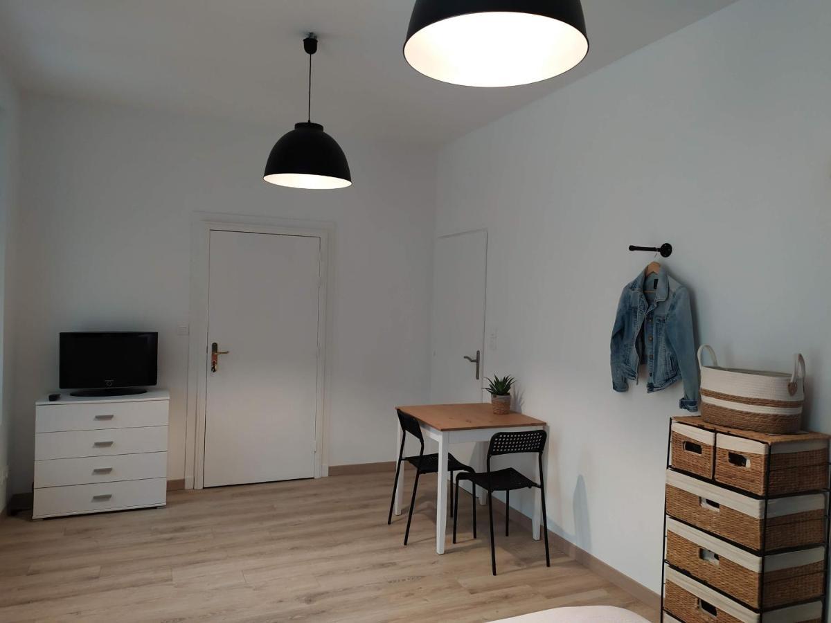 Chambre Au Coeur De Loudun Apartment ภายนอก รูปภาพ